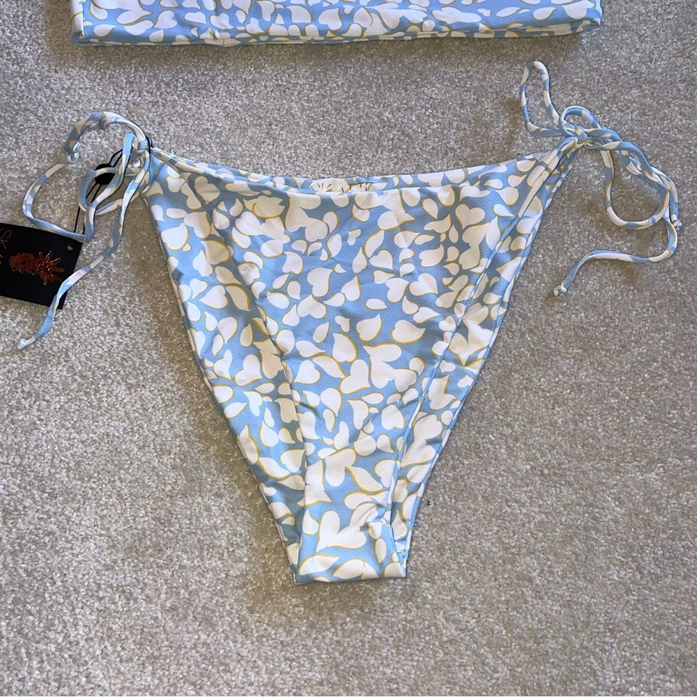 SKATIE Annie top and Vera bottom set in Nantucket 🩵 - Picture 3 of 9